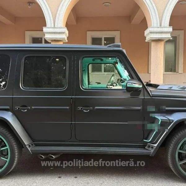 Mașină de lux căutată în Elveția, găsită de polițiștii de frontieră pe autostrada Timișoara – Arad