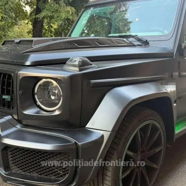 Mașină de lux căutată în Elveția, găsită de polițiștii de frontieră pe autostrada Timișoara – Arad