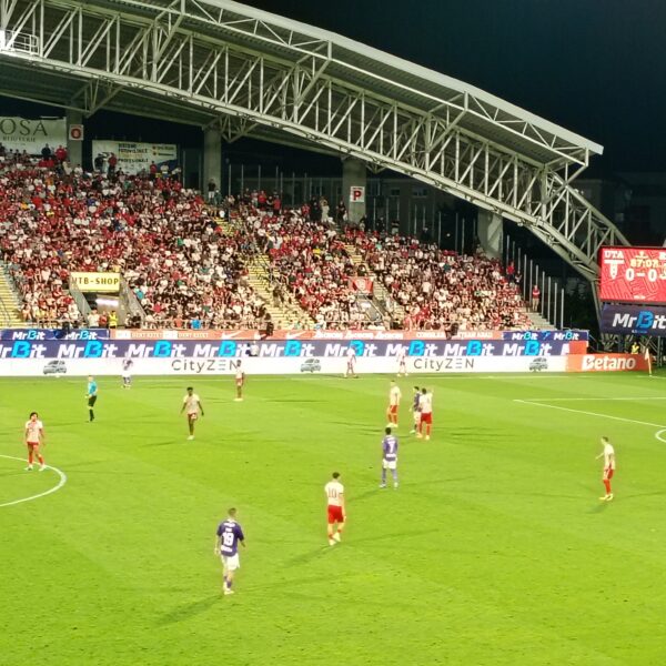 Nici pân’ la 23 august nu se dădea gol... | UTA – RAPID 0-0