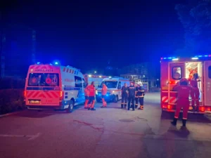 Incendiu în toiul nopții la Centrul de îngrijire medicală „Arbema Tertianum”, după ce un pacient a dat foc unor ziare aflate în salon