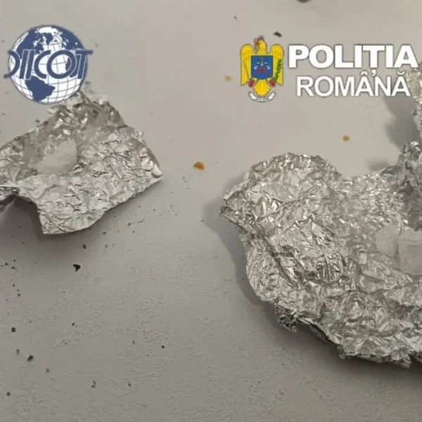 Agent de poliție penitenciară, arestat pentru trafic de droguri | DIICOT Tulcea l-a prins în flagrant, în timp ce transporta „iarbă” destinată comercializării