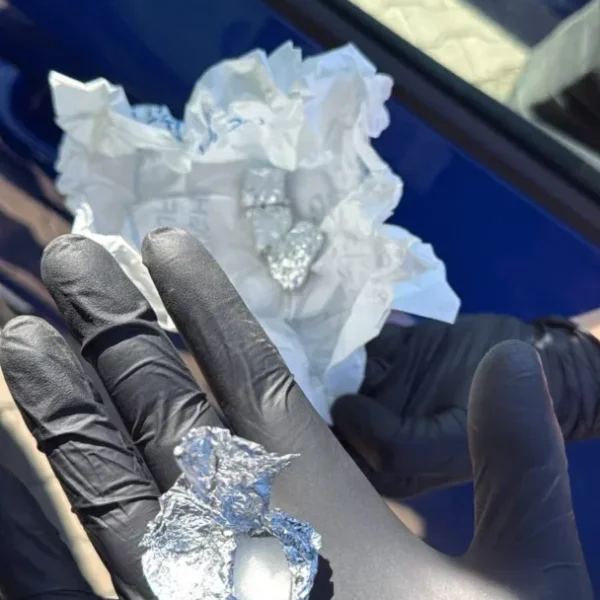 Agent de poliție penitenciară, arestat pentru trafic de droguri | DIICOT Tulcea l-a prins în flagrant, în timp ce transporta „iarbă” destinată comercializării