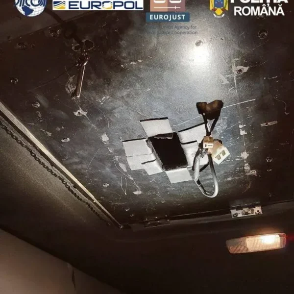ACTUALIZARE | Grupare infracțională care transporta sute de kilograme de droguri pentru traficanții albanezi în Europa, destructurată de DIICOT |7 persoane prezentate cu propunere de arestare | Sechestru pe bunuri și pe 27 de conturi bancare ale traficanților