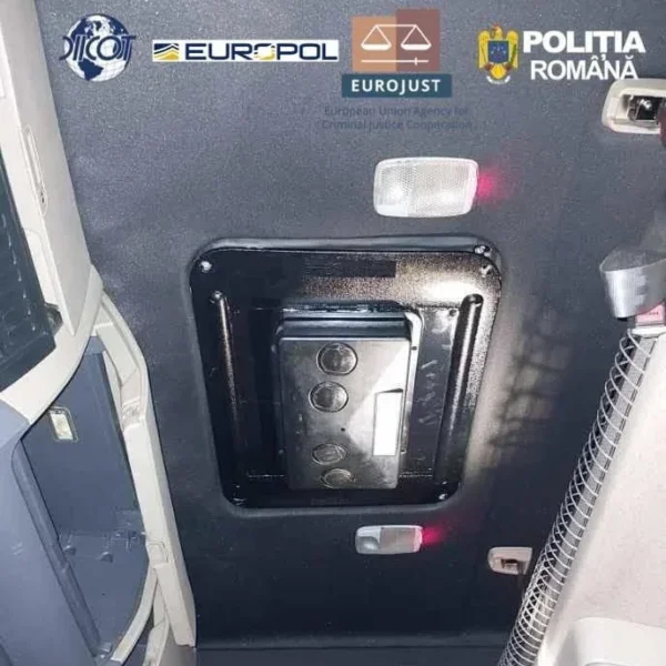 ACTUALIZARE | Grupare infracțională care transporta sute de kilograme de droguri pentru traficanții albanezi în Europa, destructurată de DIICOT |7 persoane prezentate cu propunere de arestare | Sechestru pe bunuri și pe 27 de conturi bancare ale traficanților