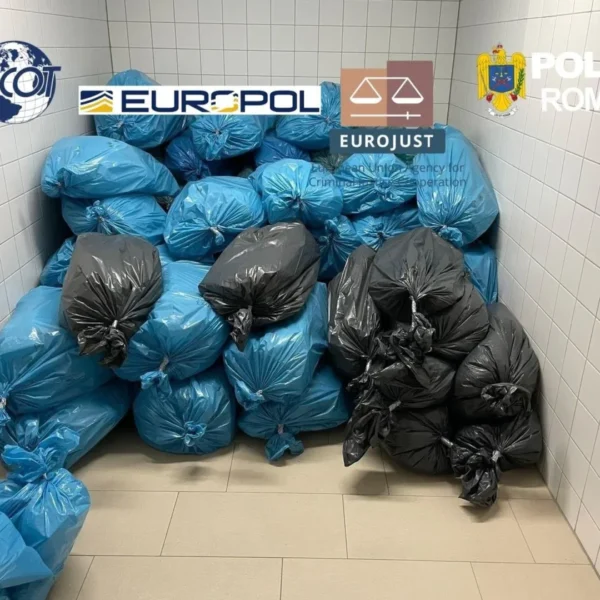 ACTUALIZARE | Grupare infracțională care transporta sute de kilograme de droguri pentru traficanții albanezi în Europa, destructurată de DIICOT |7 persoane prezentate cu propunere de arestare | Sechestru pe bunuri și pe 27 de conturi bancare ale traficanților