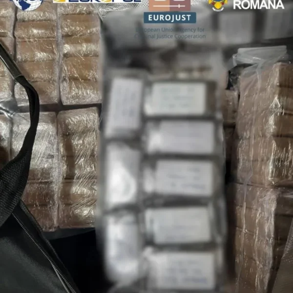 ACTUALIZARE | Grupare infracțională care transporta sute de kilograme de droguri pentru traficanții albanezi în Europa, destructurată de DIICOT |7 persoane prezentate cu propunere de arestare | Sechestru pe bunuri și pe 27 de conturi bancare ale traficanților