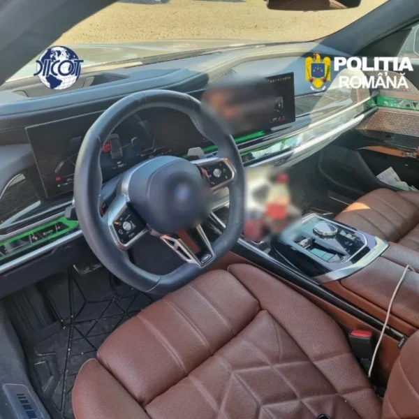 ACTUALIZARE | Grupare infracțională care transporta sute de kilograme de droguri pentru traficanții albanezi în Europa, destructurată de DIICOT |7 persoane prezentate cu propunere de arestare | Sechestru pe bunuri și pe 27 de conturi bancare ale traficanților