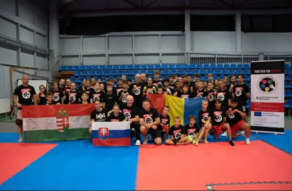 Basti Box - Cristian Ofrim