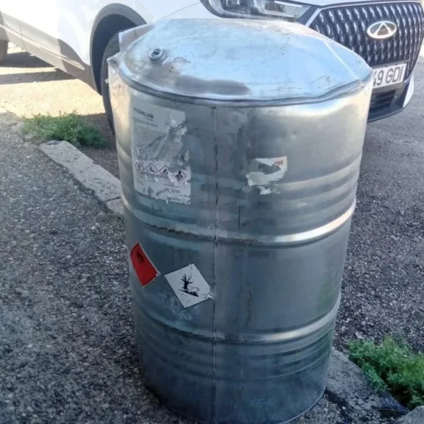 Explozie urmată de incendiu în incinta CTP Arad, de pe Calea Victoriei | Un bărbat a fost transportat la spital cu arsuri de gradul 3