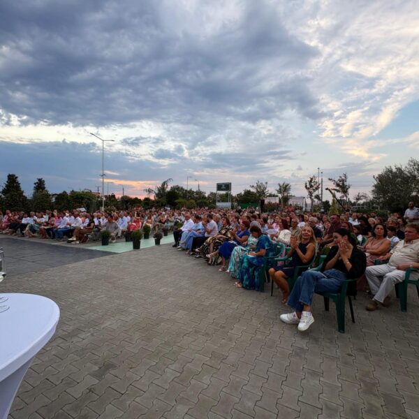 Atmosferă de Viena în grădina Landisa Plant