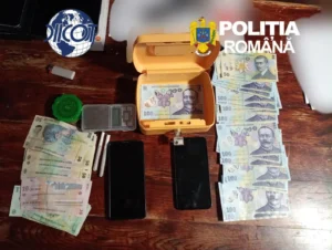 ACTUALIZARE 3 | Șapte persoane arestate preventiv, una în arest la domiciliu în urma perchezițiilor de la Arad | Două dintre persoane au vândut droguri prin intermediul unui minor de 10 ani