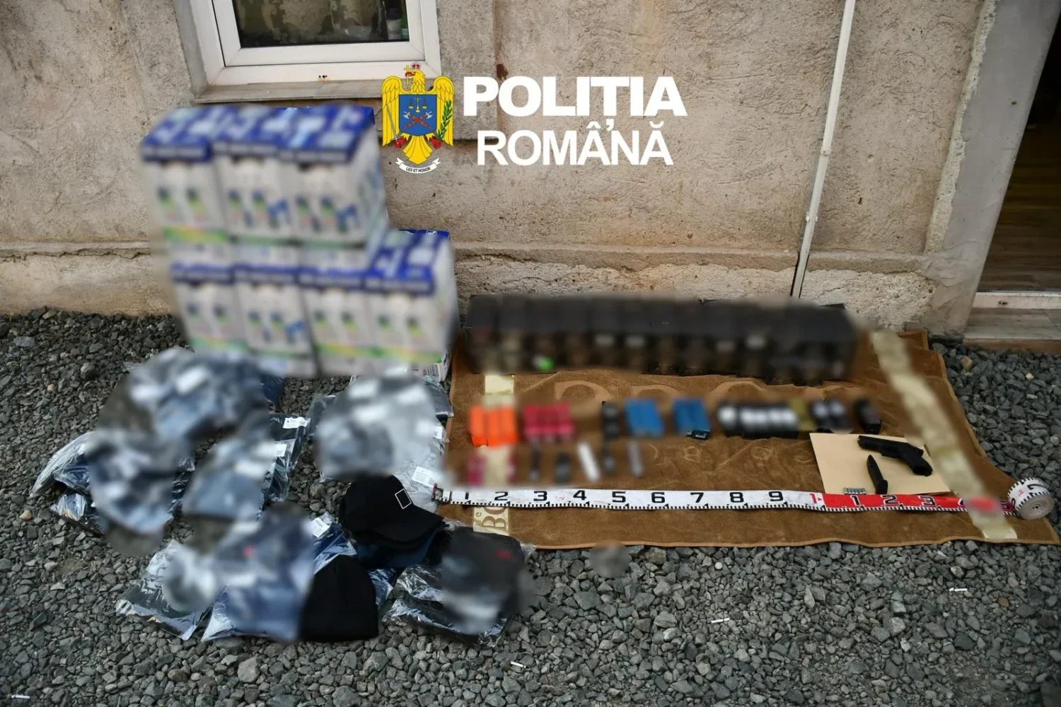 Percheziții la imobilele unui bărbat de 41 de ani din arad efectuate de polițiștii serviciului arme, explozivi și substanțe periculoase 1 perchezitii arme 1