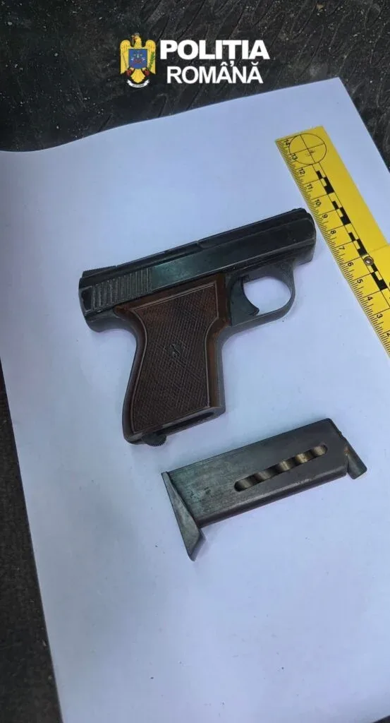 Tâlharii care s-au dat drept polițiști antidrog și au furat dintr-o mașină un sac cu bani, la Orțișoara, au fost arestați