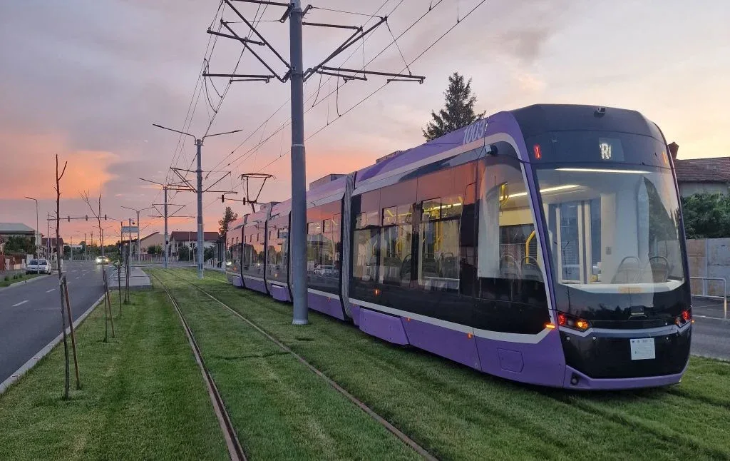 Transport public timișoara | trei linii de tramvai suspendate 1 tramvai timisoara