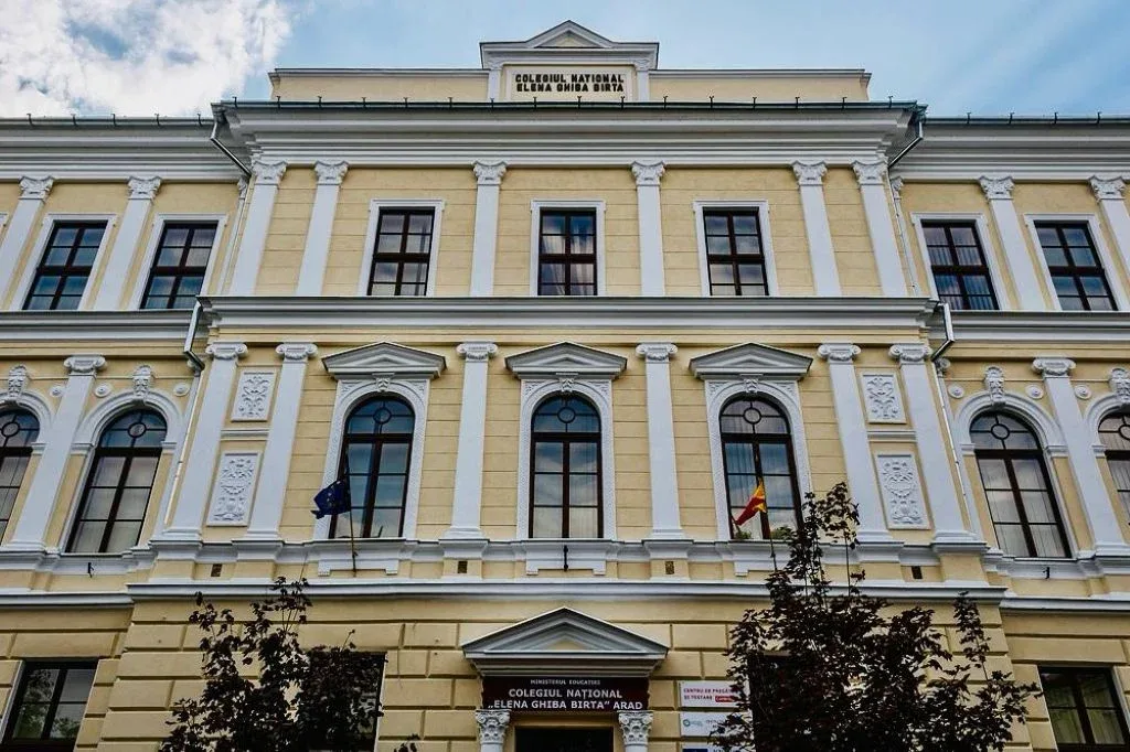 Colegiul Național „Elena Ghiba Birta” intră și-n acest nou an școlar cu lucrările de reabilitare nefinalizate