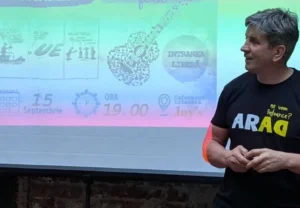 Costel Pătrășcan a adus umor cu accent european la Cafeneaua Literară Joy's