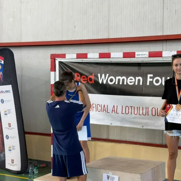 LUPOAICA DIN SECUSIGIU | Lorena Moza a cucerit argintul național după doar șase luni de box!