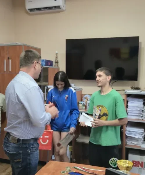Lorena Moza și Cristian Ofrim, premiați de primarul Gheorghe Grad | „Au pus Secusigiul pe harta boxului autohton”