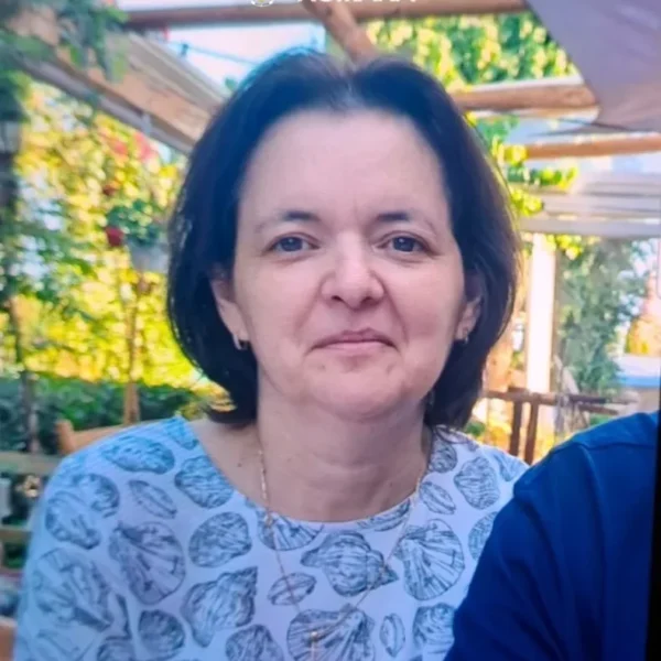 Profesoara Monica Fereștean de la Liceul Teoretic din Sebiș a dispărut joi, imediat după cursuri, și este căutată de întreaga comunitate