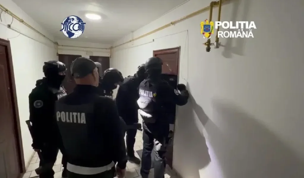Percheziții DIICOT la Arad | Doi bărbați, arestați preventiv pentru trafic de droguri