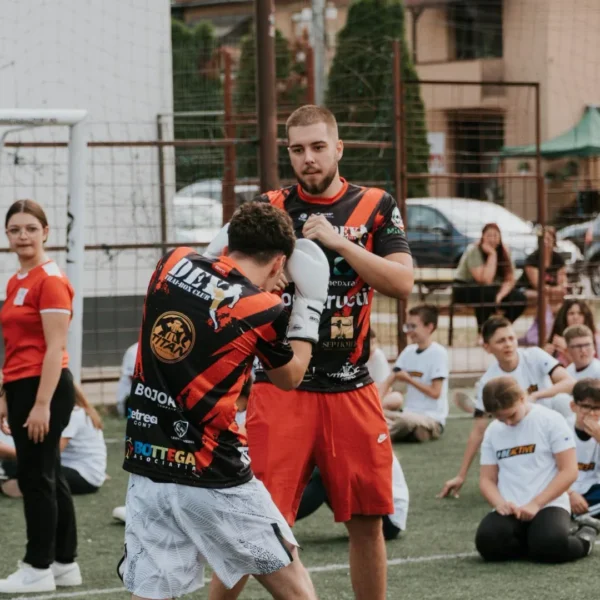 Caravana #BeActive a adus-o pe campioana Simona Amânar la Liceul Teoretic Sebiș