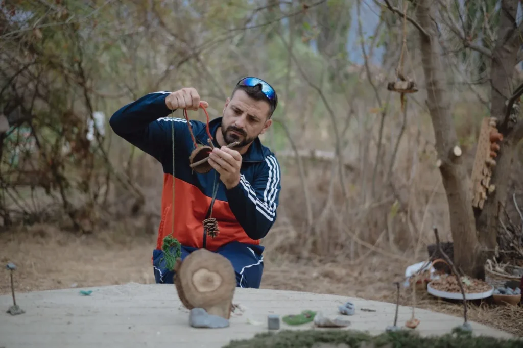 Semne în Timp | „Cuiburi", instalații participative pe Malul Mureșului