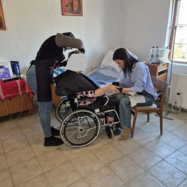 Dintr-un atelier, o comunitate | Povestea unei biserici dincolo de ziduri