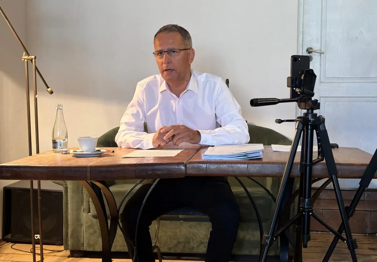Denis Borz vs. Primăria Livada - un caz demn de analele psihiatriei judiciare | Hărțuit de fiul vitreg, Adrian Țolea explică tot contextul într-o conferință de presă | Înregistrare integrală