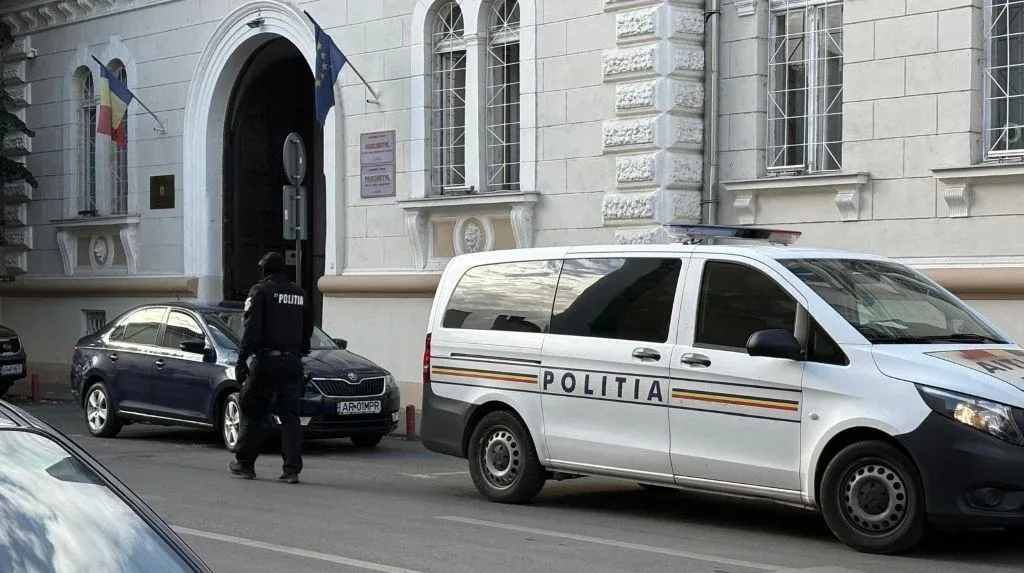 Percheziții la Arad într-un dosar de trafic de droguri