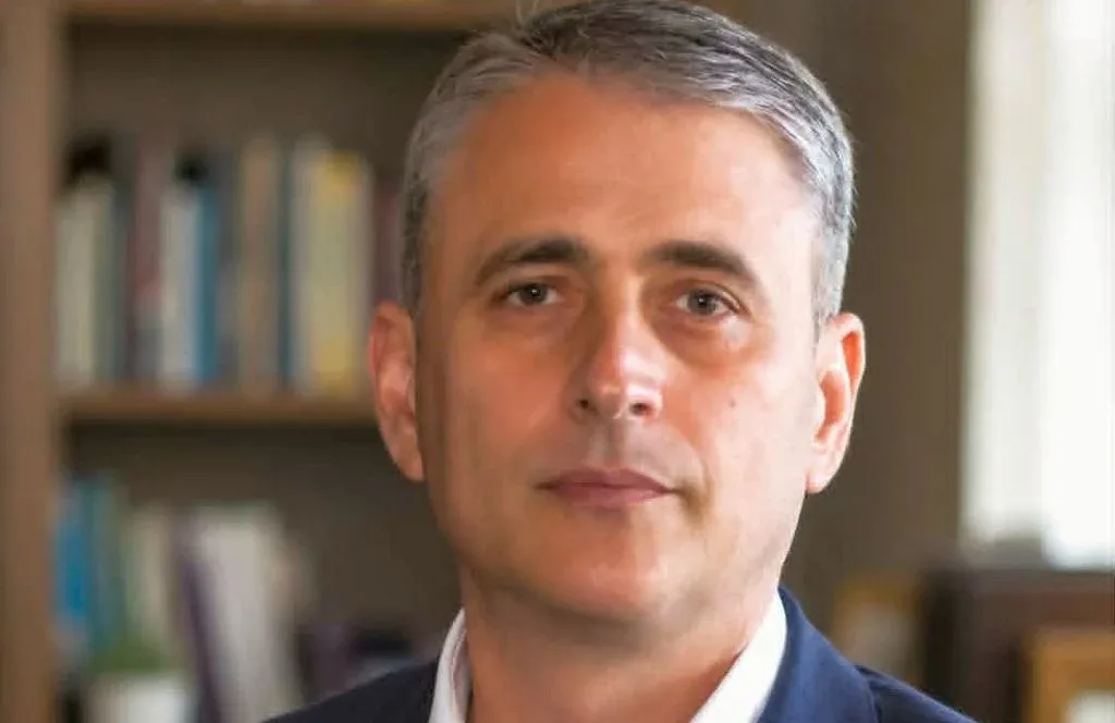 Gabriel Chiriac: „Paradox cu fluturi”