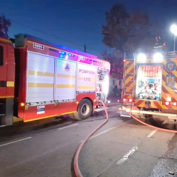 Incendiu la o anexă gospodărească, pe strada Baba Novac