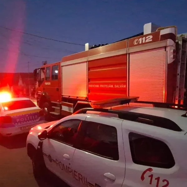 Incendiu la o anexă gospodărească, pe strada Baba Novac