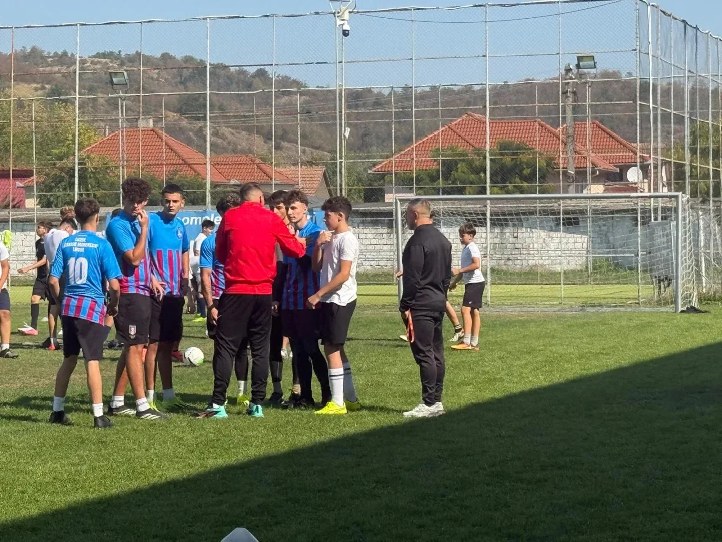 Prima ediție a Cupei Interșcolare de Fotbal, la Lipova: sport, fair-play și bucuria copiilor