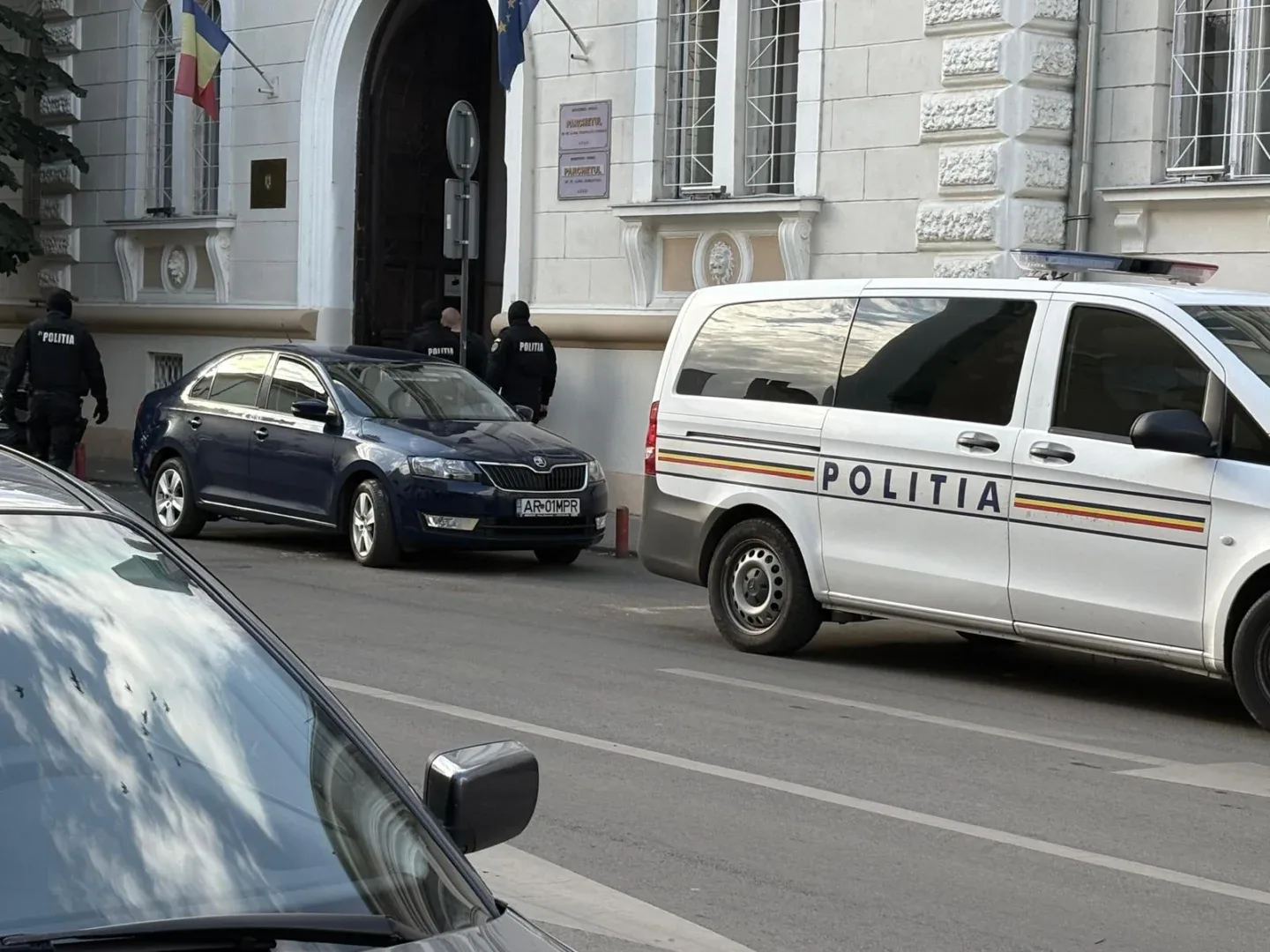 Foto: criticarad / percheziții Arad_audieri 10 septembrie