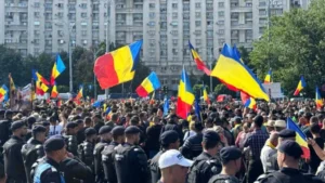 Proteste violente ale fermierilor, în Piața Victoriei | Jandarmii au folosit gaze lacrimogene | Delegația oierilor a depus oficial o listă cu revendicări la Guvern
