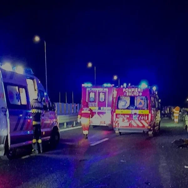 Accident cu 5 autovehicule pe A1, în dreptul comunei Șagu | 7 din cele 12 persoane implicate au ajuns la spital