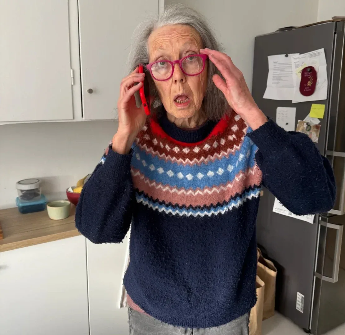NOBEL 2026 | LITERATURĂ | Poeta, eseista și traducătoarea canadiană Anne Carson - pentru „opera sa îndrăzneață și inventivă”