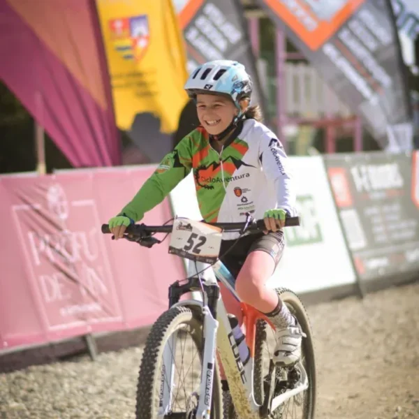 Arad MTB Trophy și Together Run Arad – două evenimente de succes care au adus împreună sute de participanți și numeroase familii