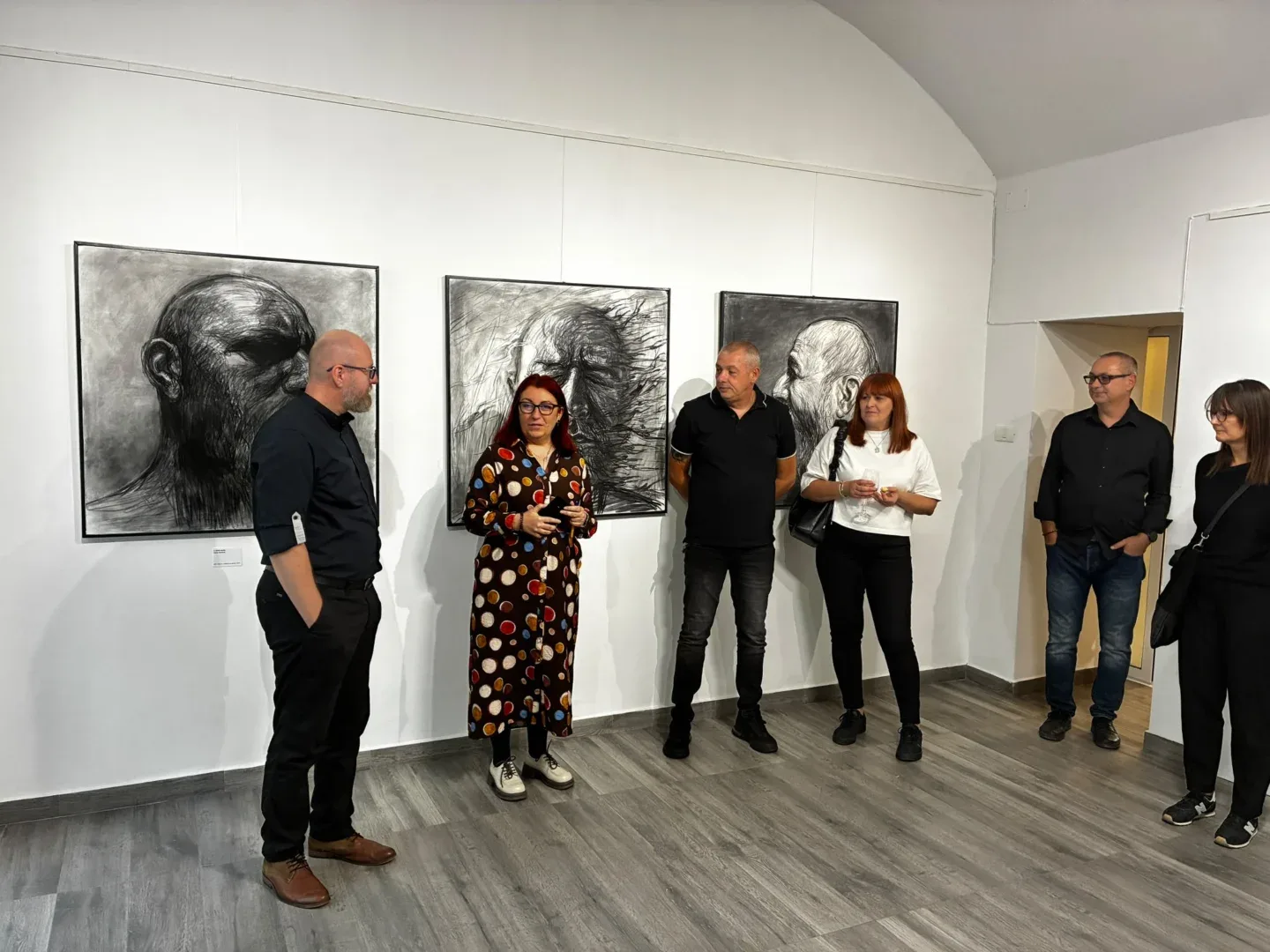 Sorin Bijan prezintă seria „Enter” la Galeria After5 din Arad