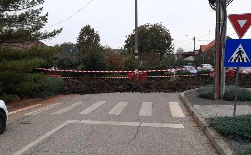 Lucrări neautorizate la rețeaua de gaze pe o stradă din Arad | O firmă s-a ales cu dosar penal