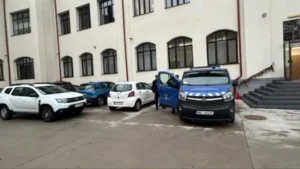 Elev înjunghiat de un coleg, în baia unui colegiu din Pitești