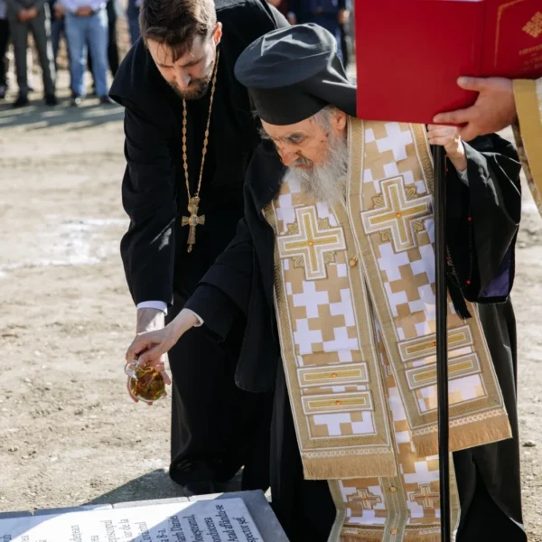 La sediul Inspectoratului de Jandarmi Județean Arad s-a pus piatra de temelie pentru Paraclisul Arhiepiscopal „Sfinții Arhangheli Mihail și Gavriil și Sfântul Ioan Iacob Hozevitul”