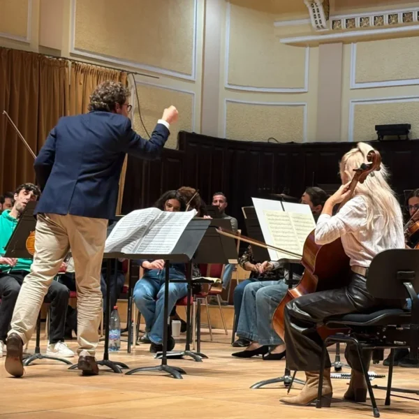 Repetiții pentru concertul simfonic „Dincolo de baghetă”