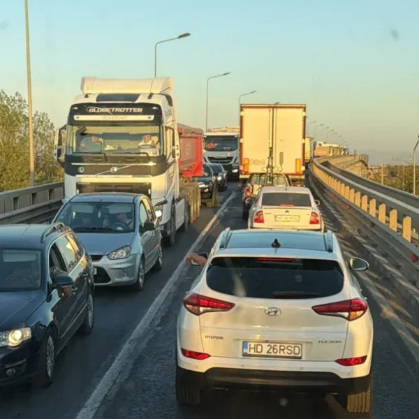 Transportatorii arădeni au organizat un nou protest | „Cerem remedierea urgentă a sistemului TollRo!”